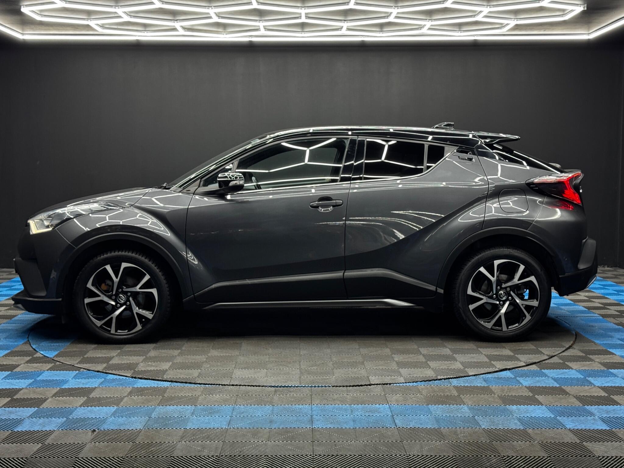 Toyota C-HR view 8