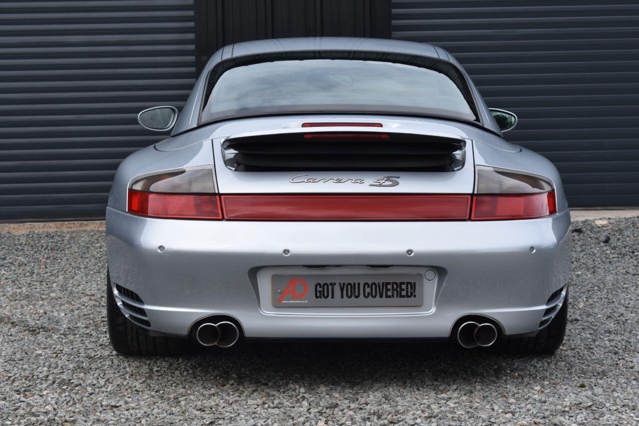 Porsche 911 view 12