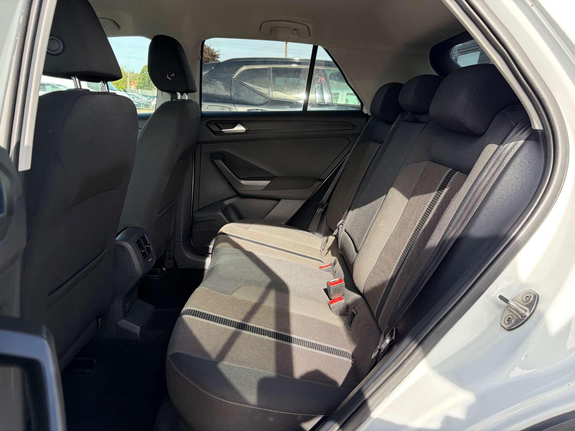 Volkswagen T-Roc view 20