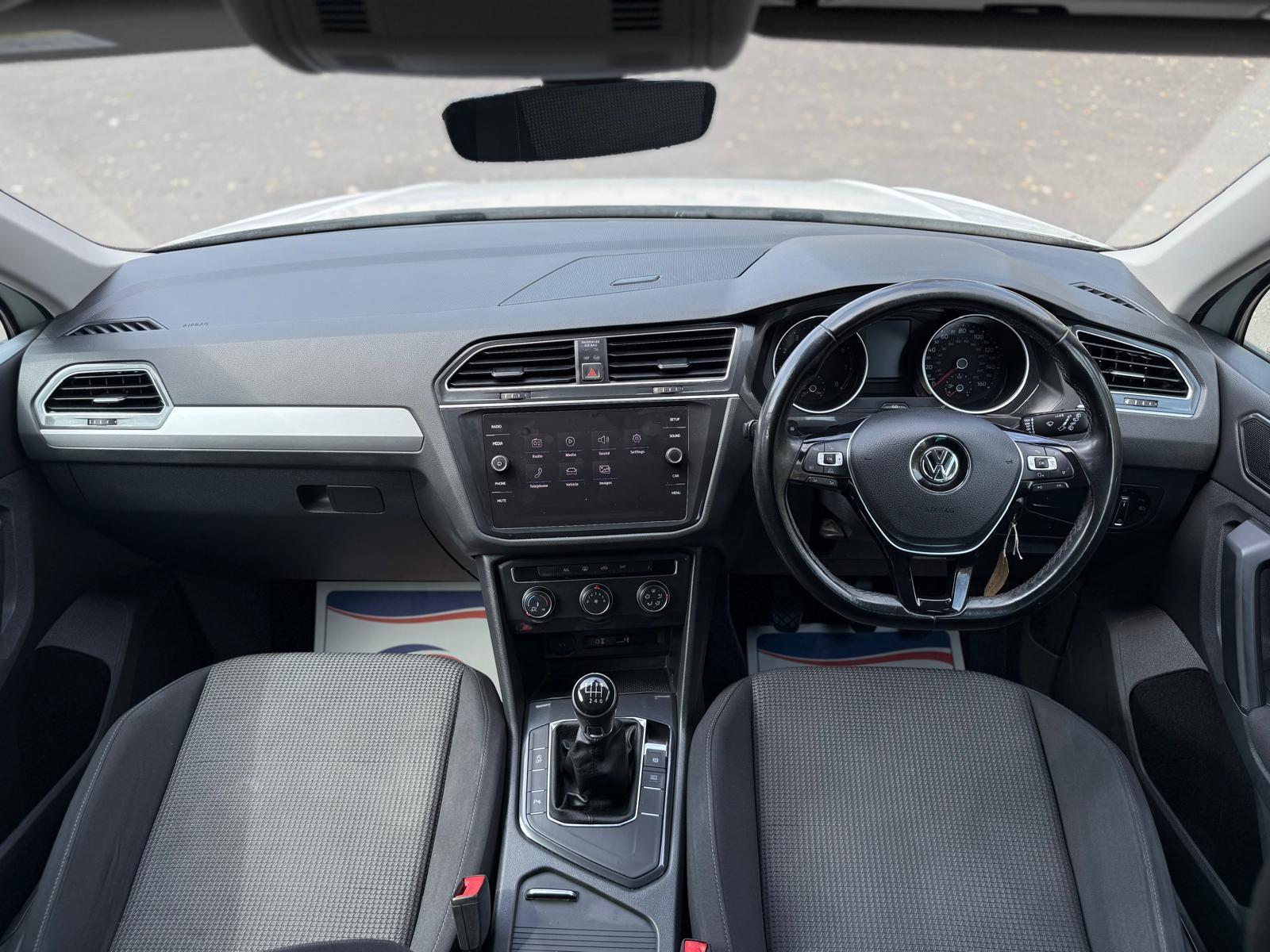 Volkswagen Tiguan view 23