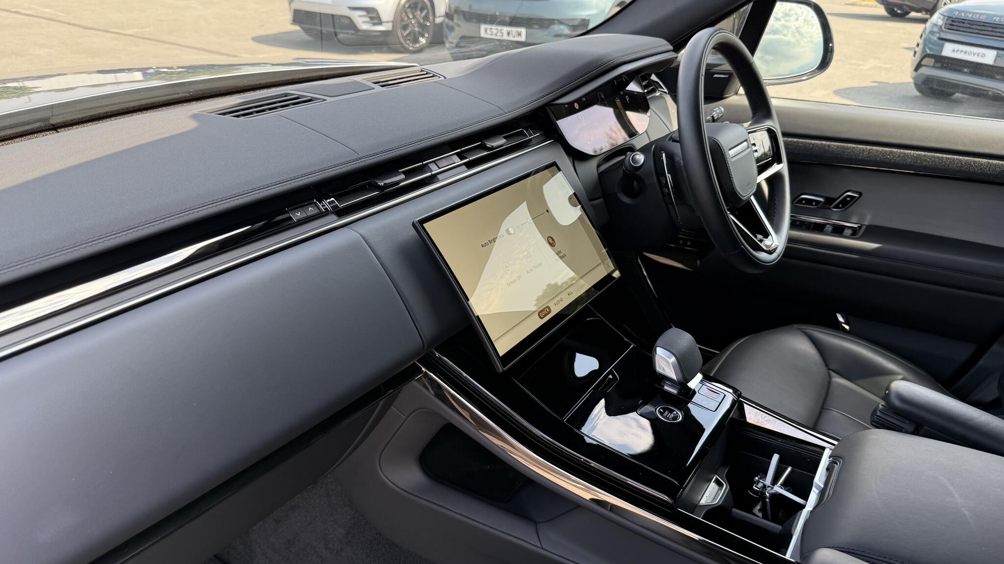 Land Rover Range Rover Sport view 34