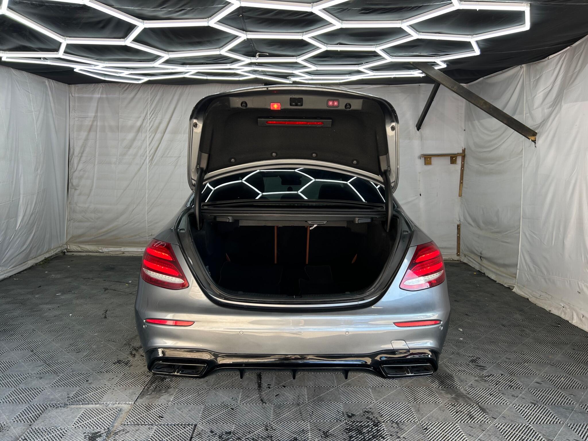 Mercedes-Benz E Class view 46