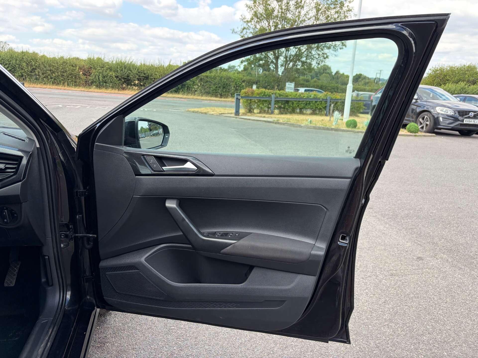 Volkswagen Polo view 32