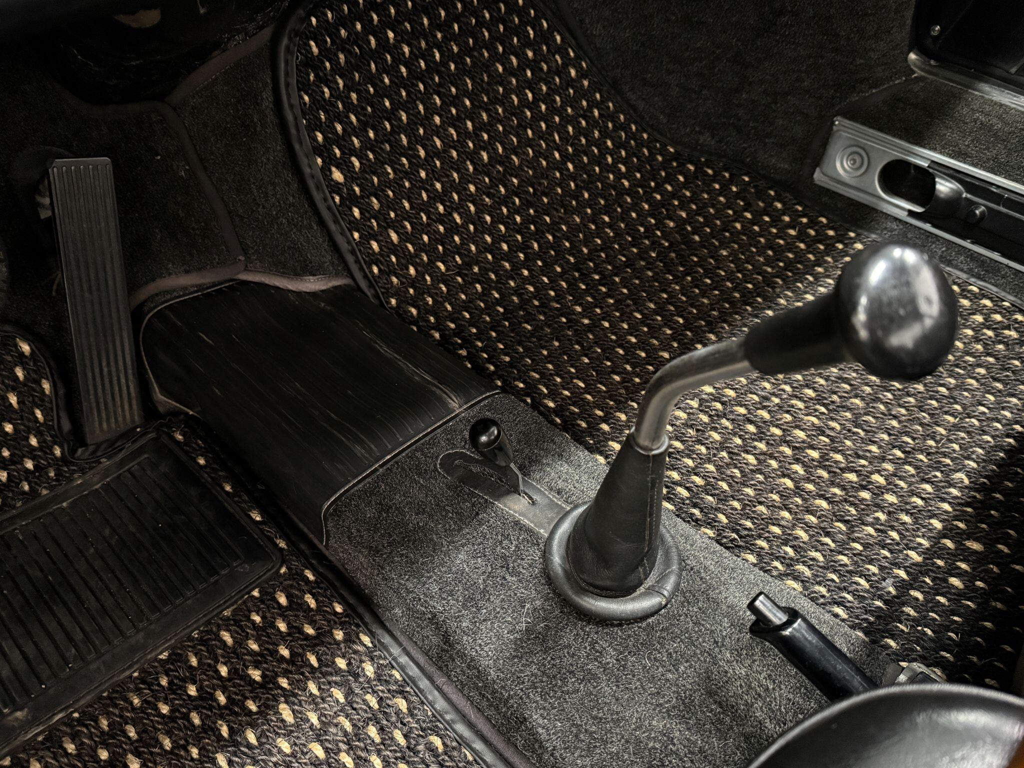 Porsche 911 view 12