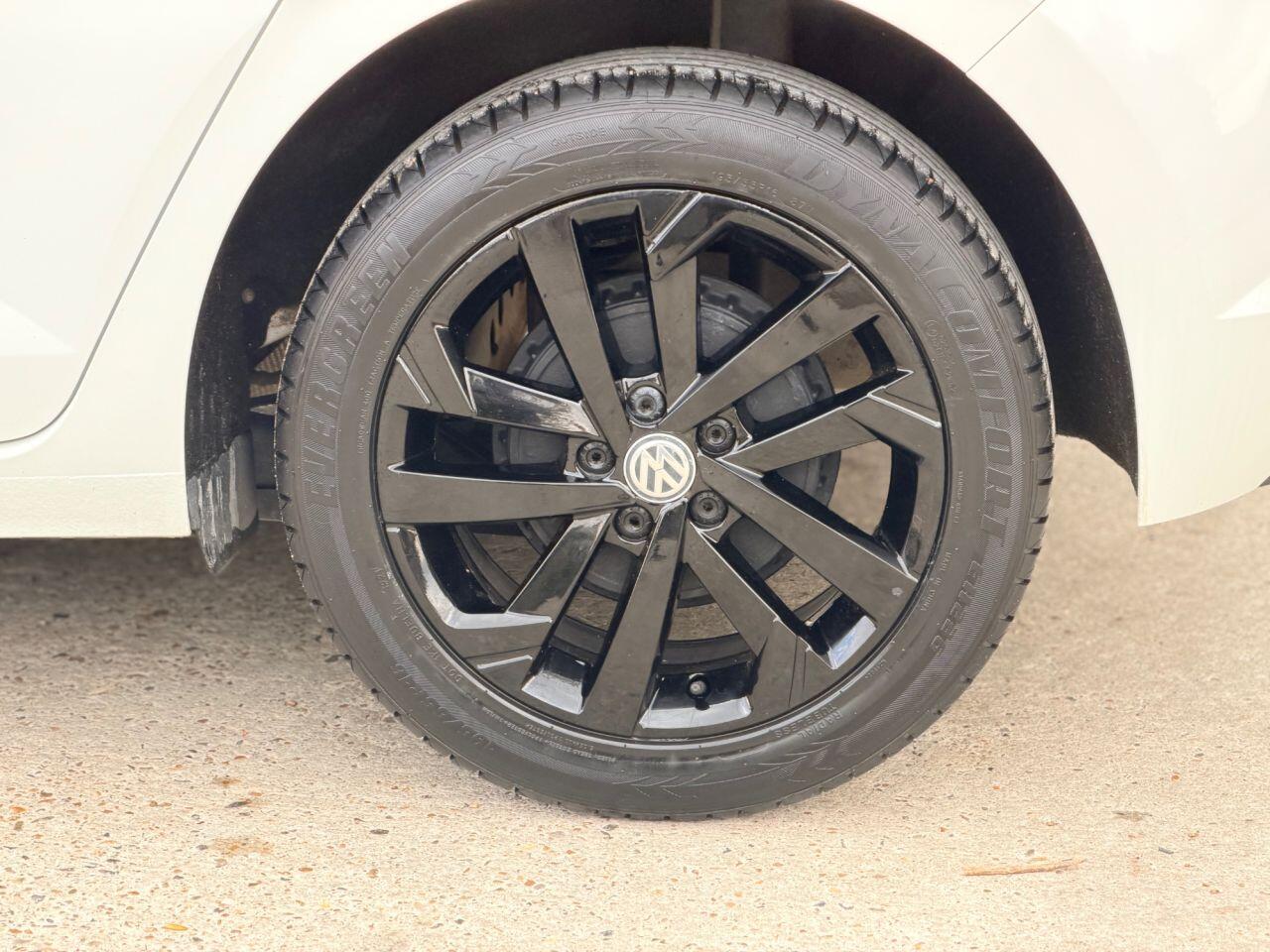 Volkswagen Polo view 12