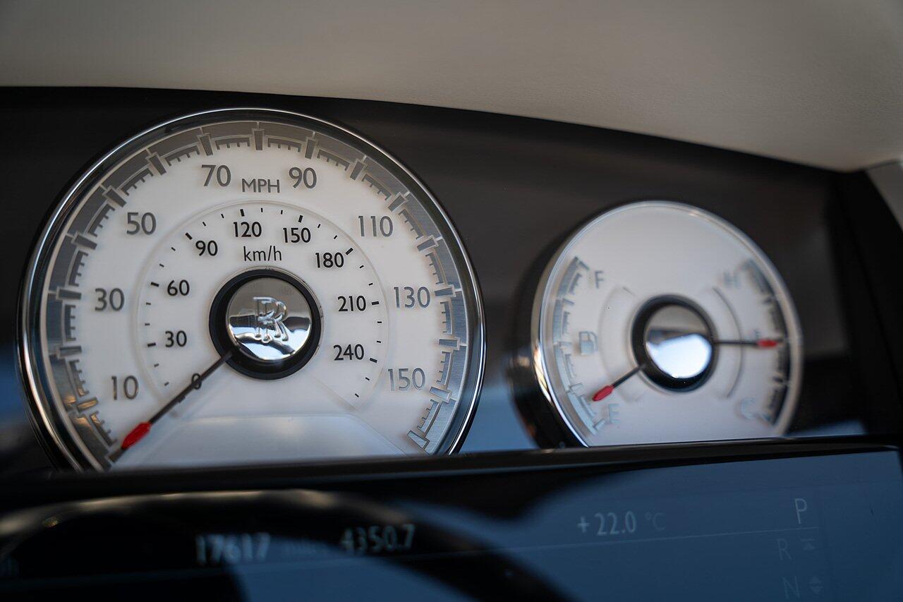 Rolls-Royce Dawn view 103