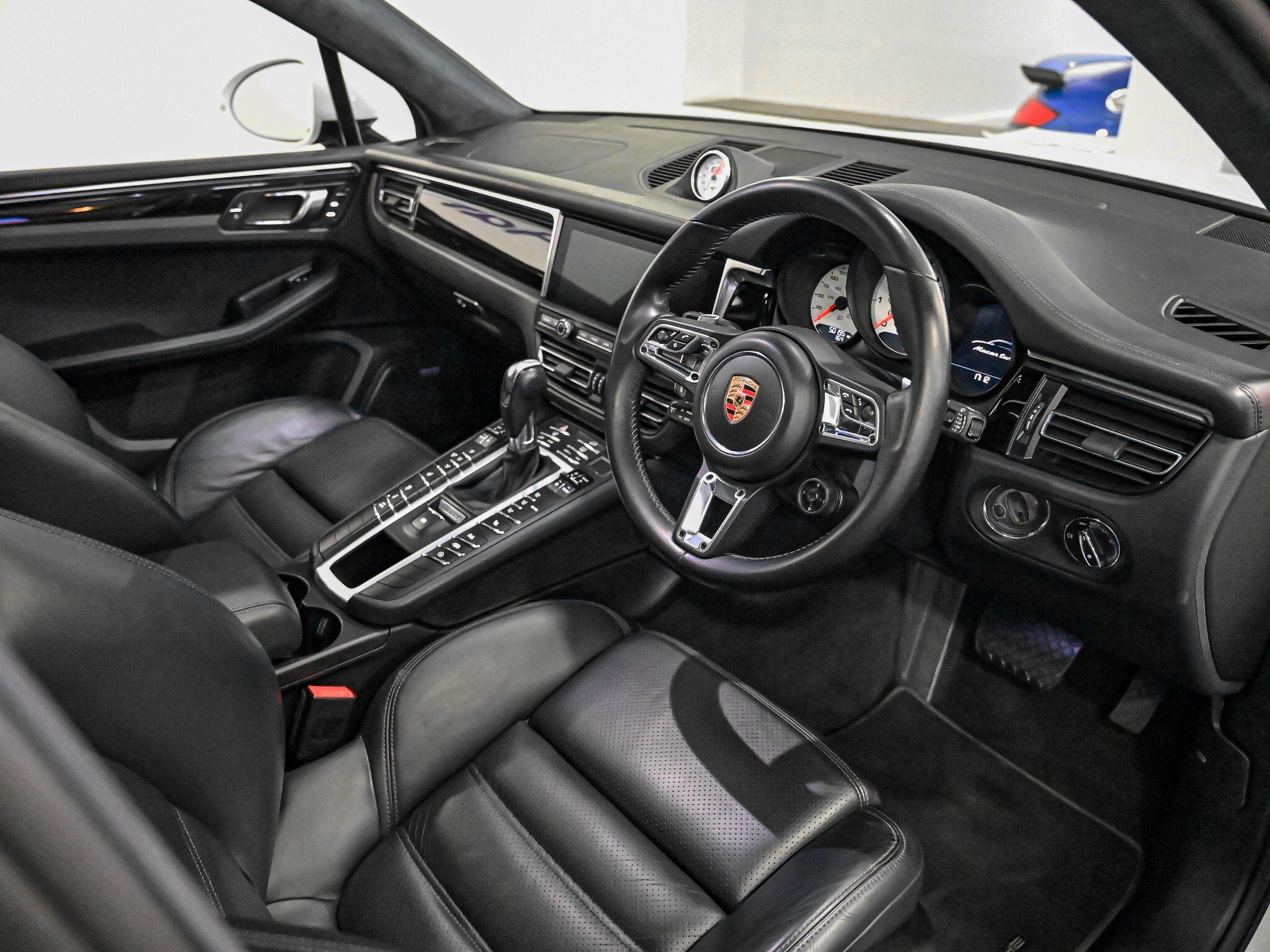 Porsche Macan view 2