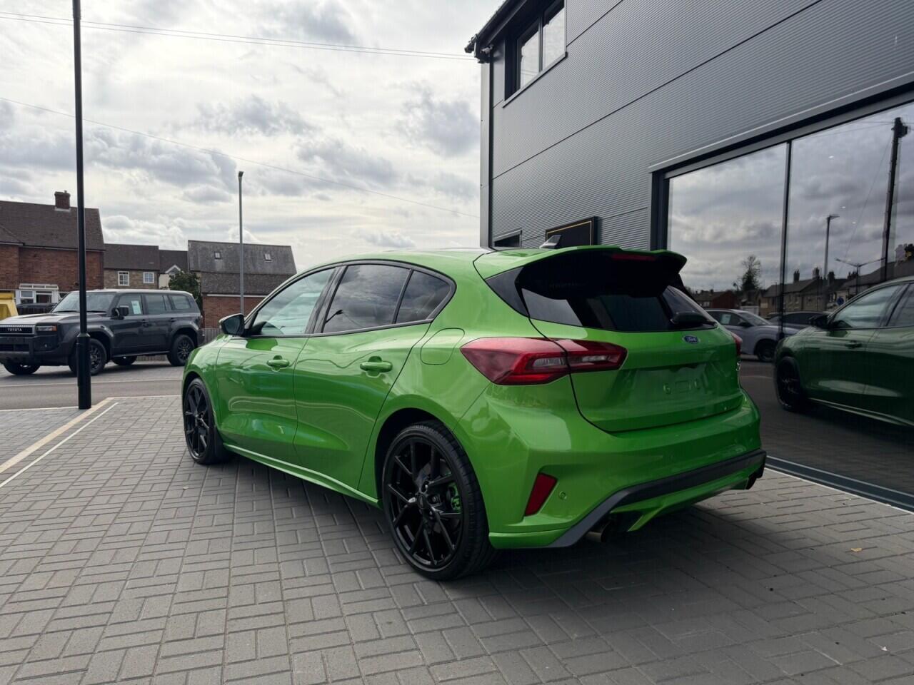Ford Focus view 2