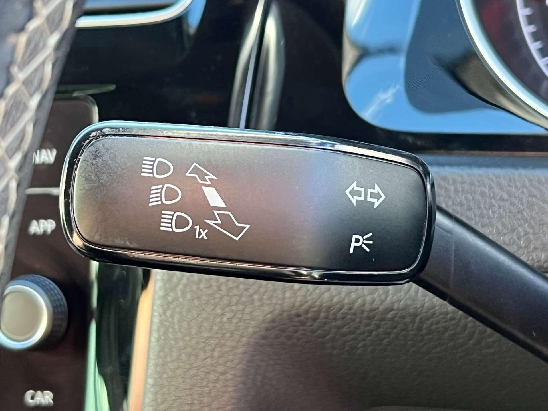 Volkswagen Golf view 26