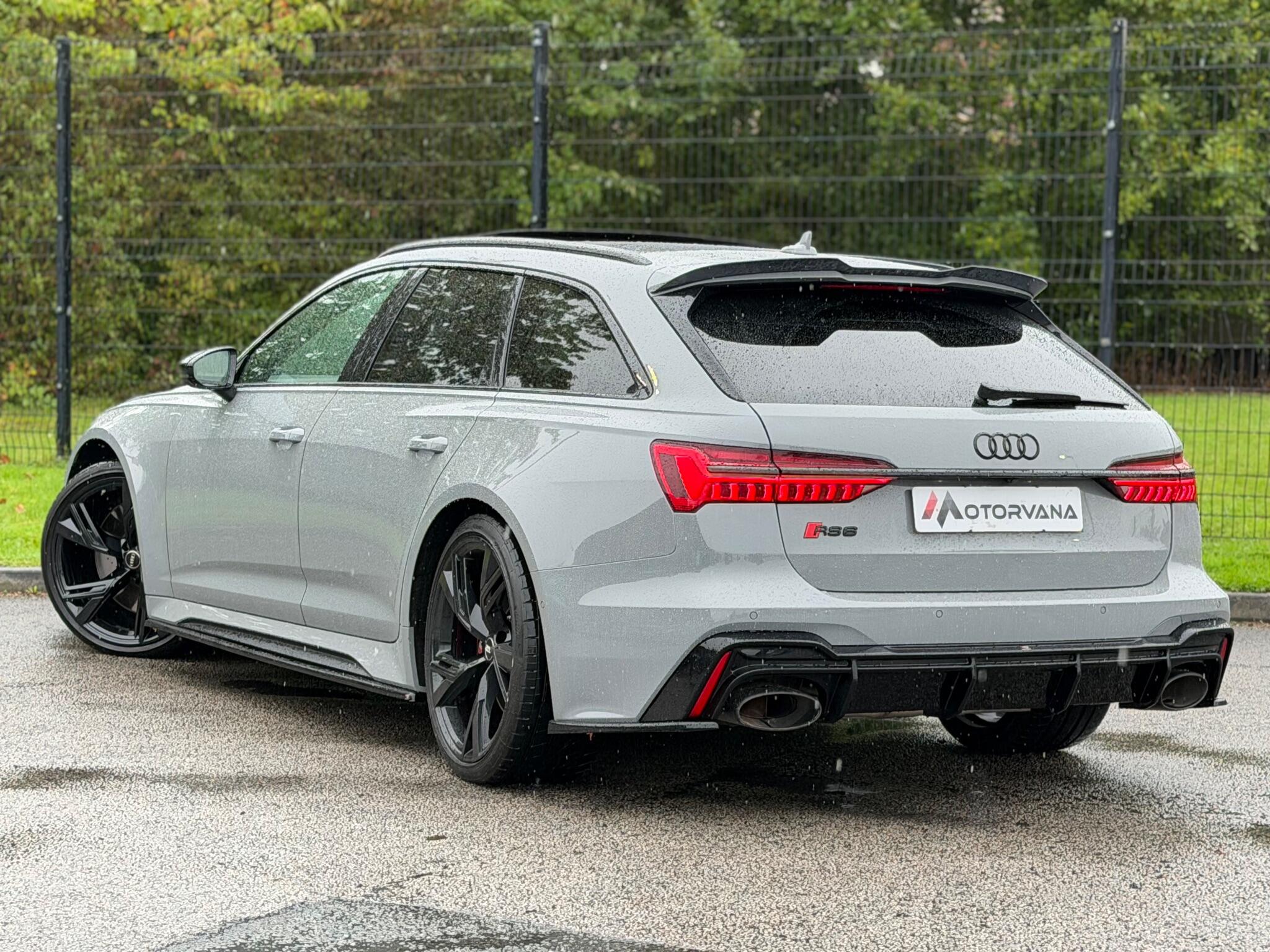 Audi RS6 view 19
