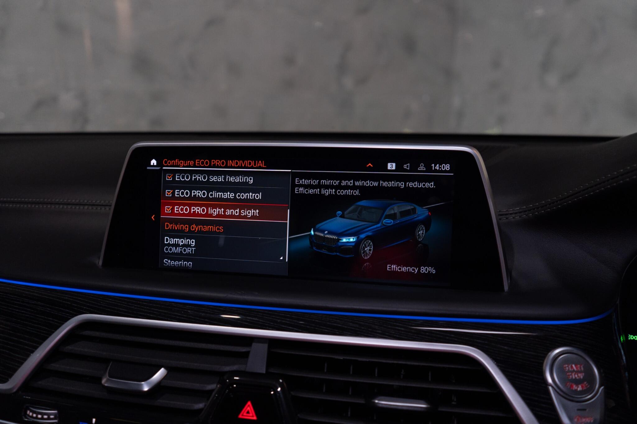 BMW 7 Series view 24