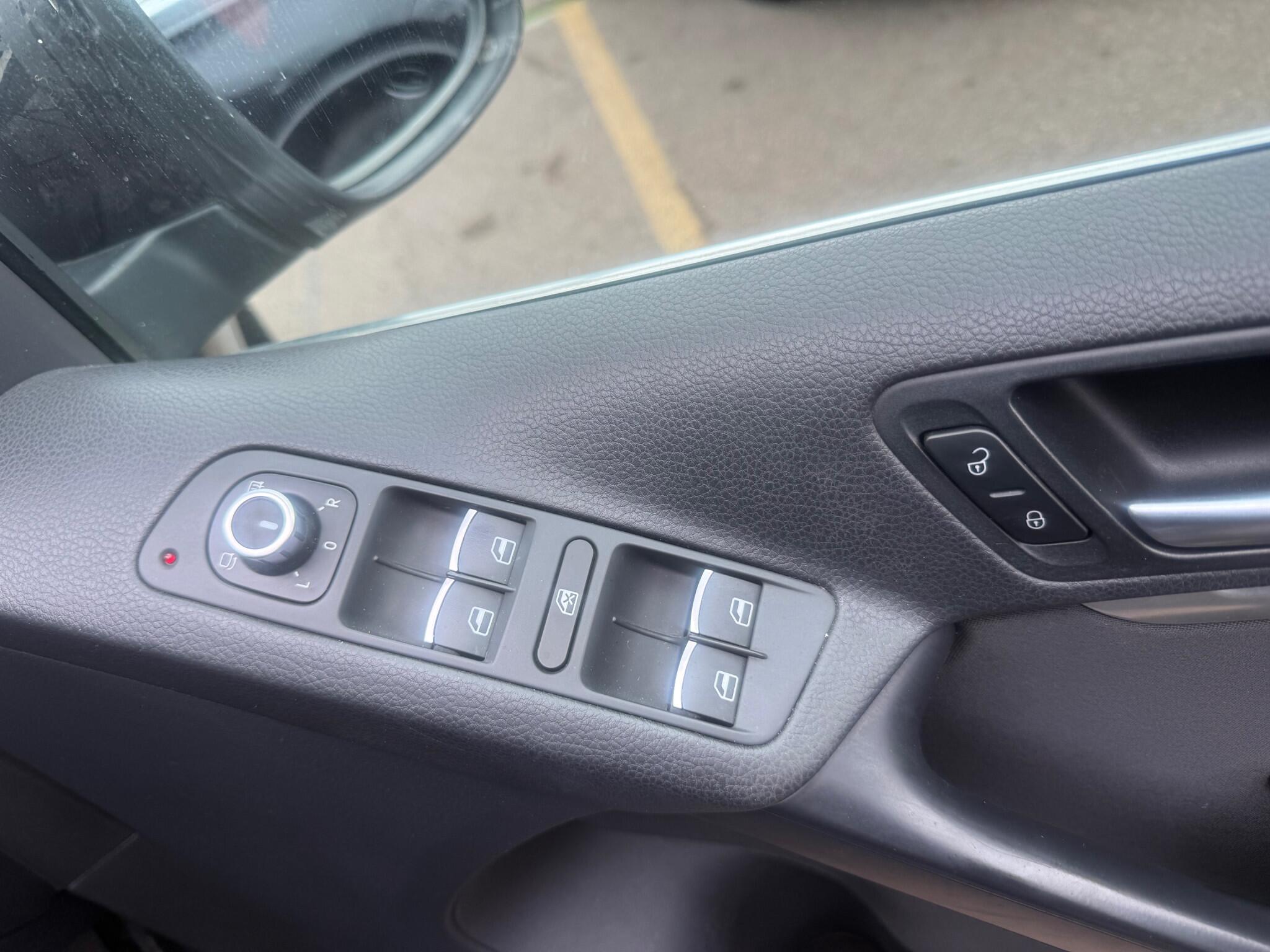 Volkswagen Tiguan view 16