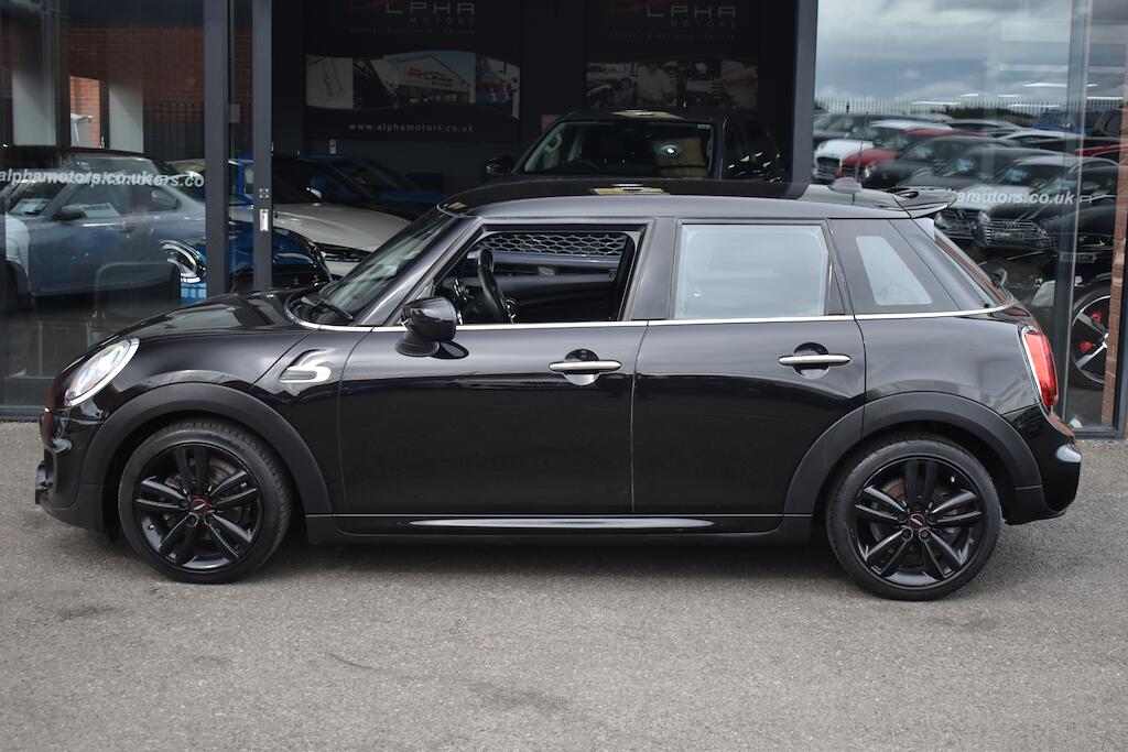 Mini Hatch view 15
