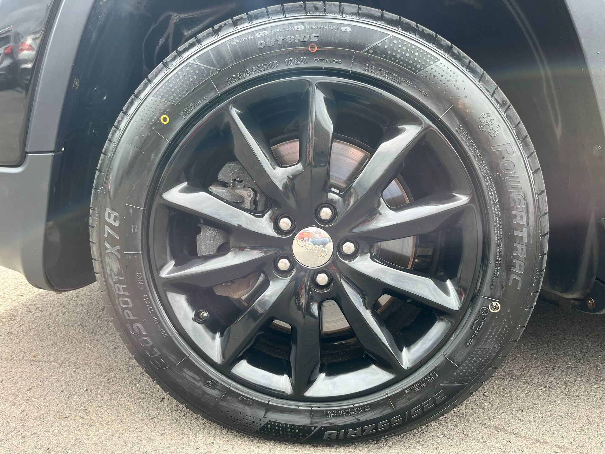 Jeep Cherokee view 33