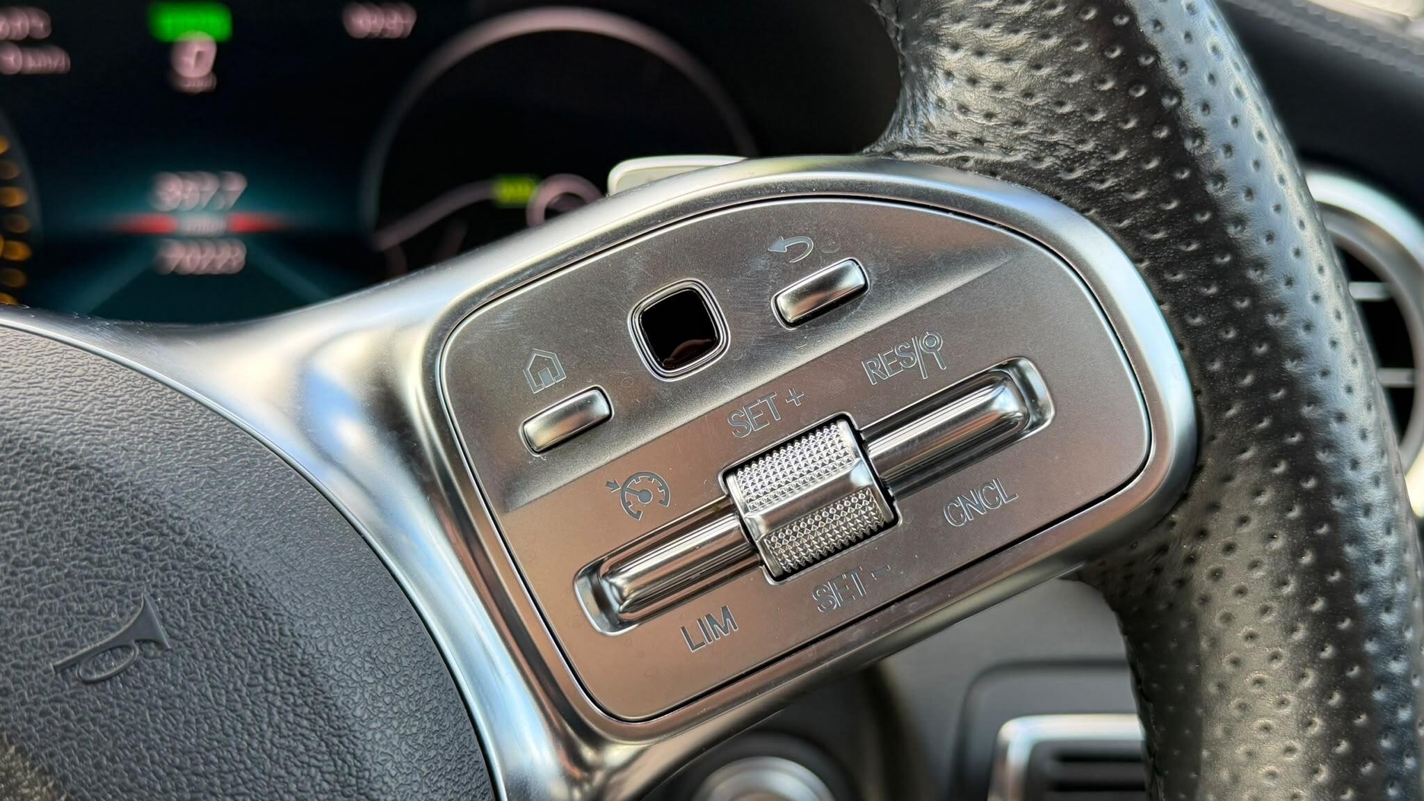 Mercedes-Benz C-Class view 31