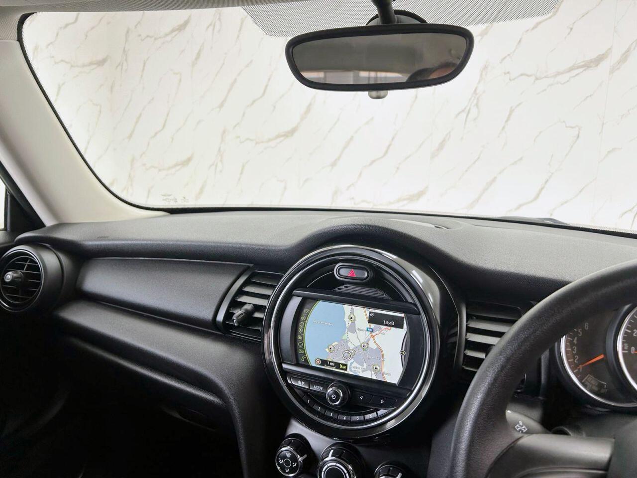 MINI Hatch view 16