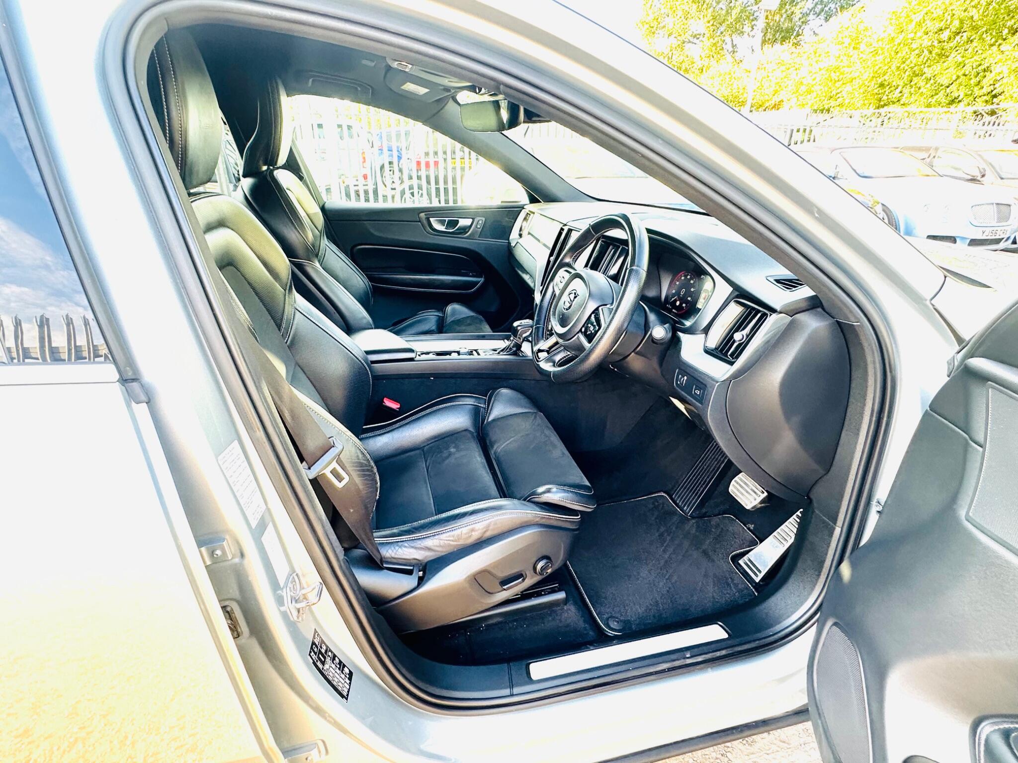 Volvo XC60 view 2