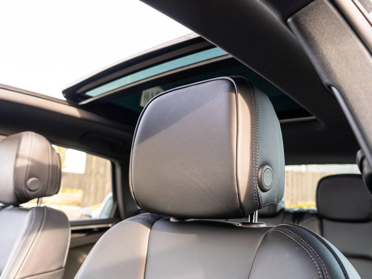 Porsche Macan view 33