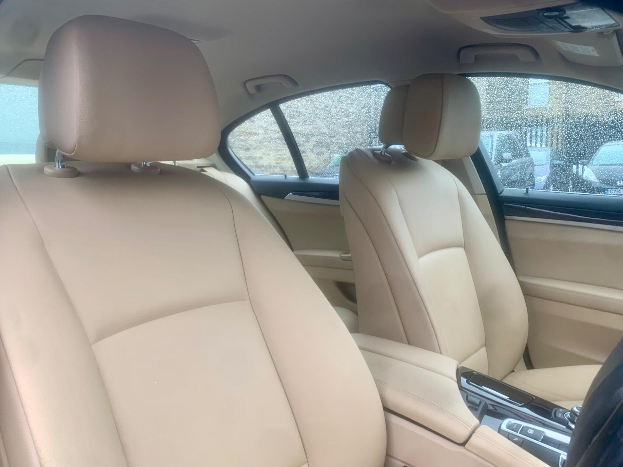 BMW 5 Series view 18