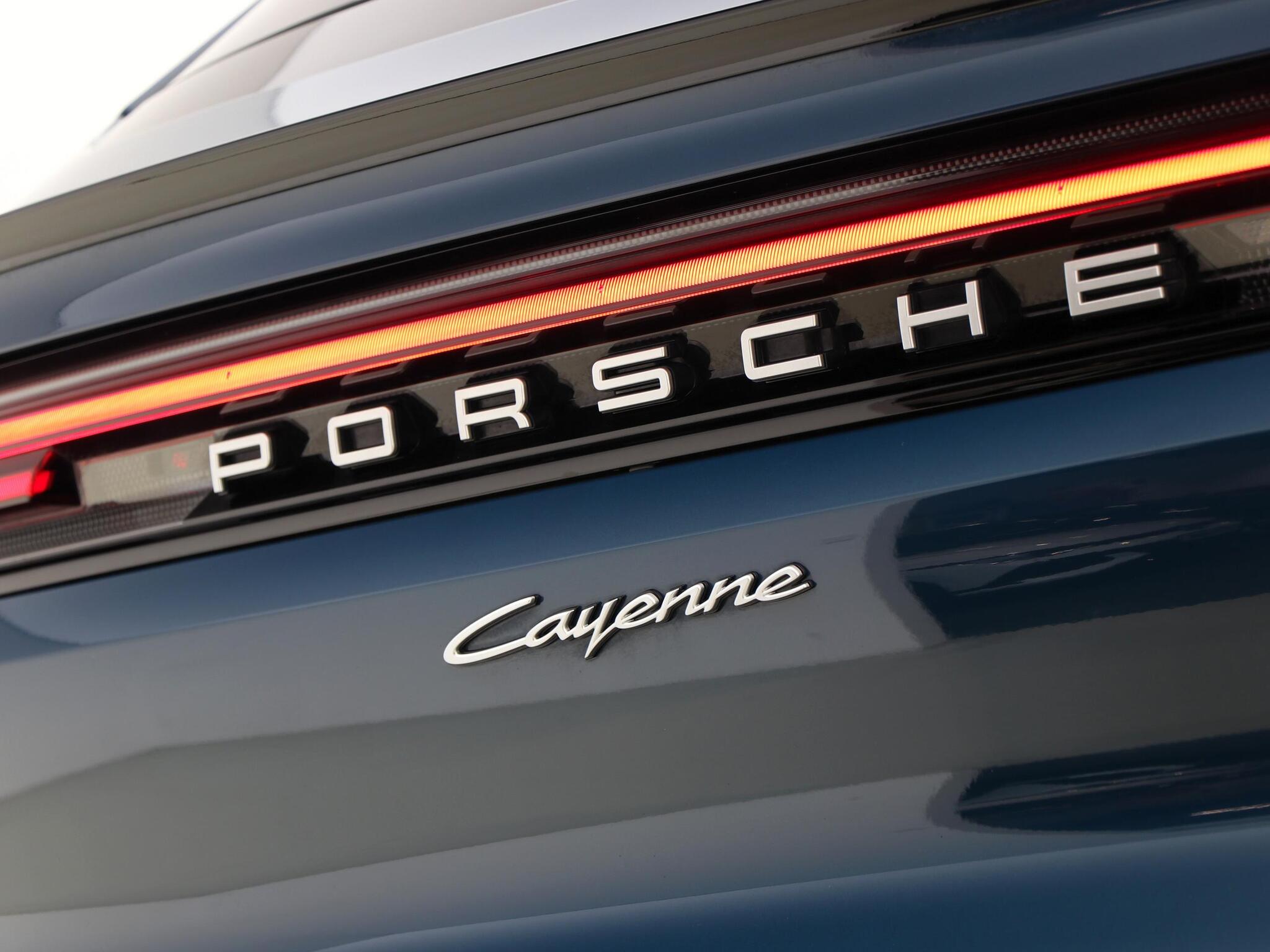 Porsche Cayenne view 19