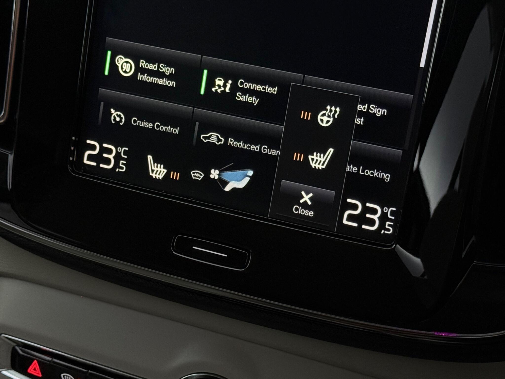 Volvo XC40 view 32