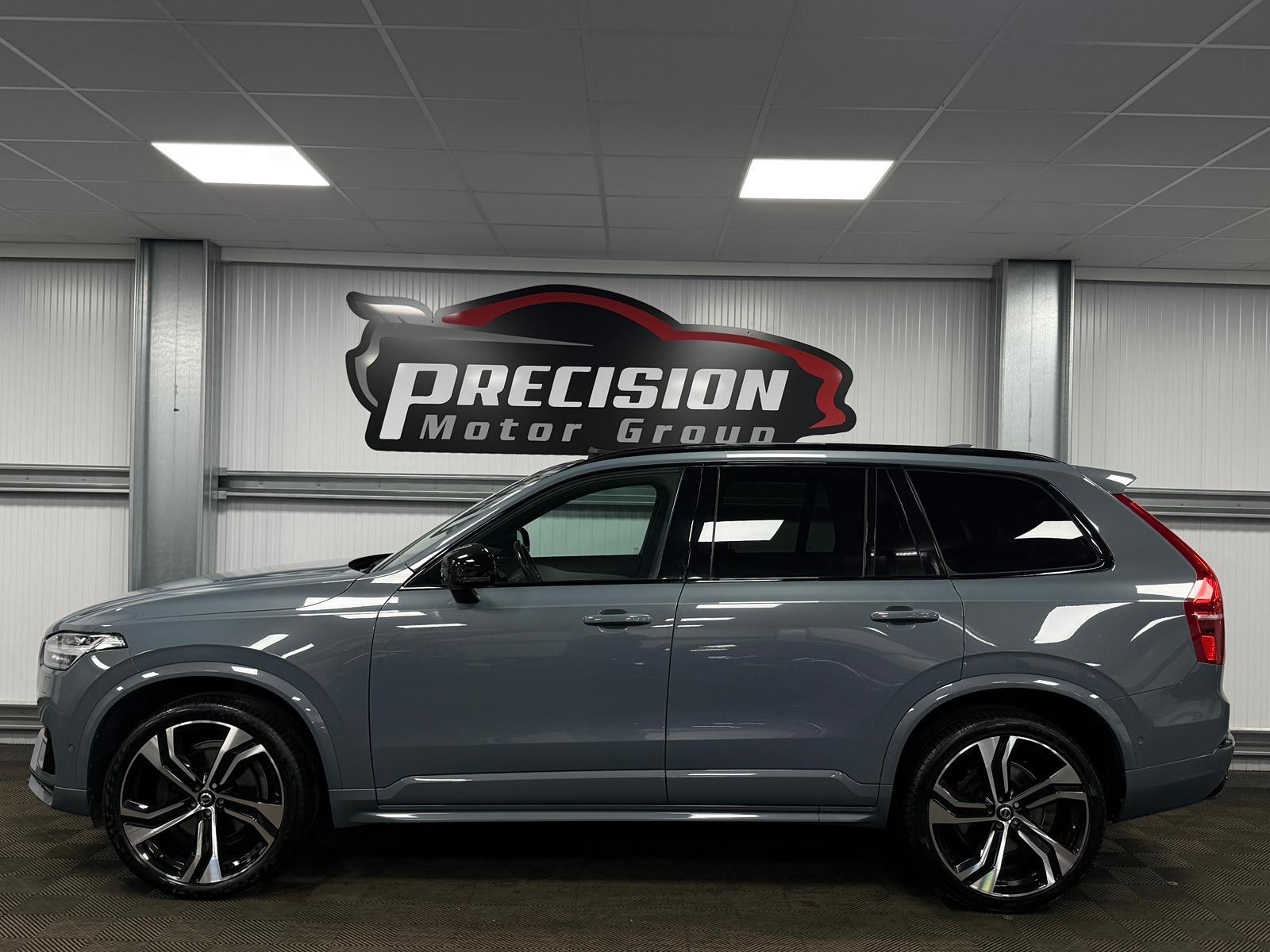 Volvo XC90 view 9