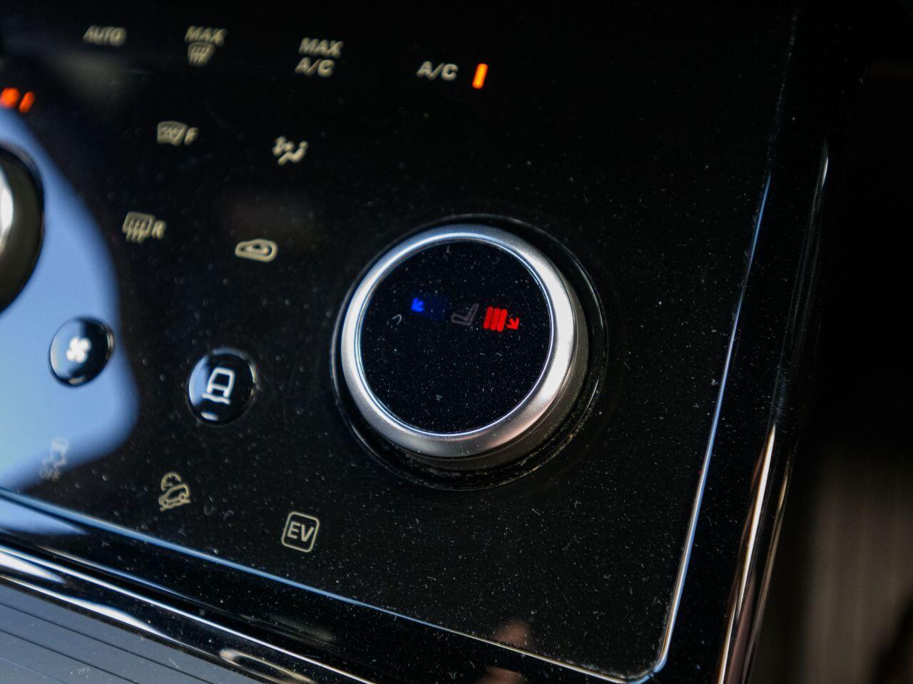 Land Rover Range Rover Evoque view 32