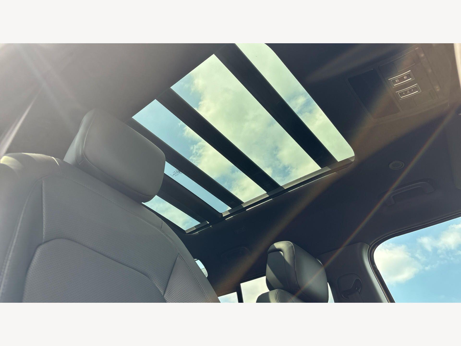 Land Rover Defender view 26