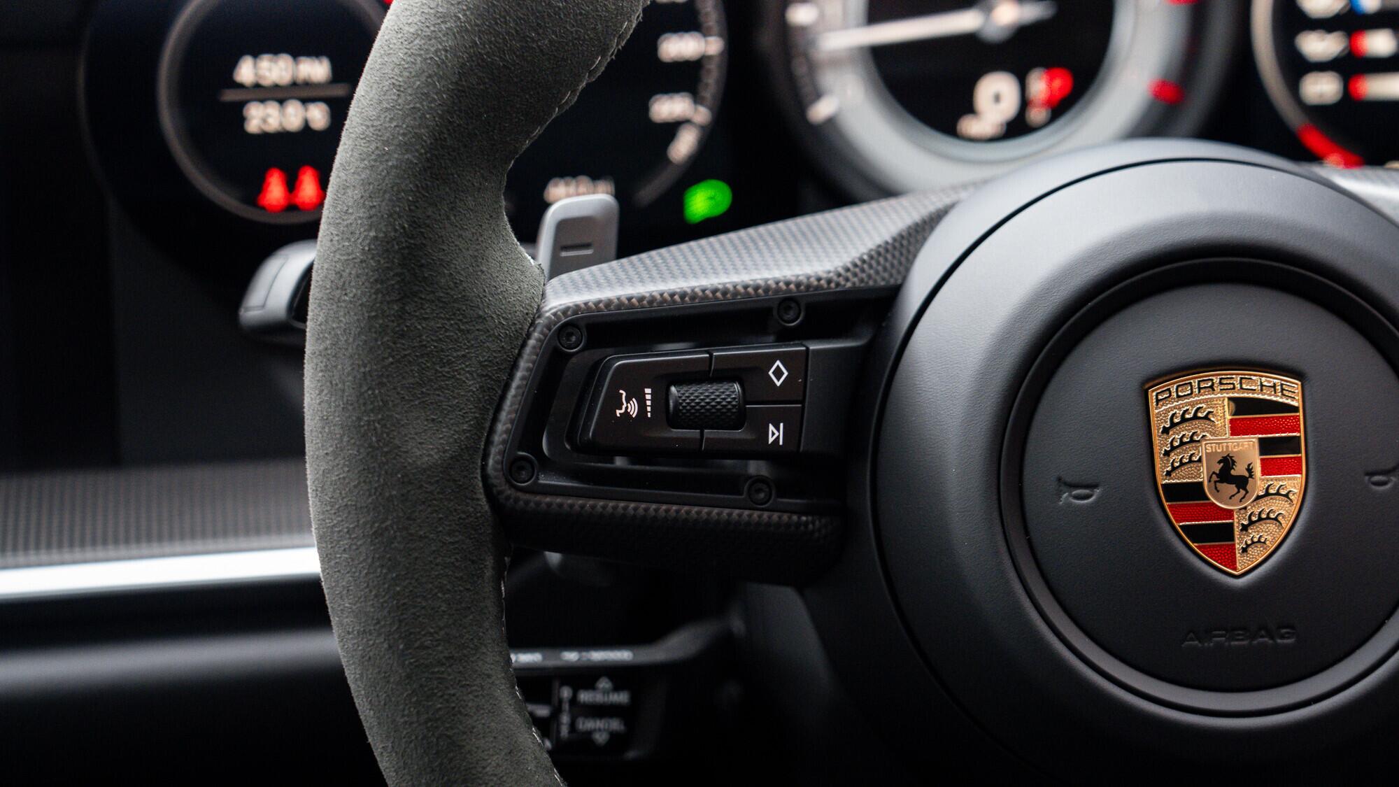 Porsche 911 view 11