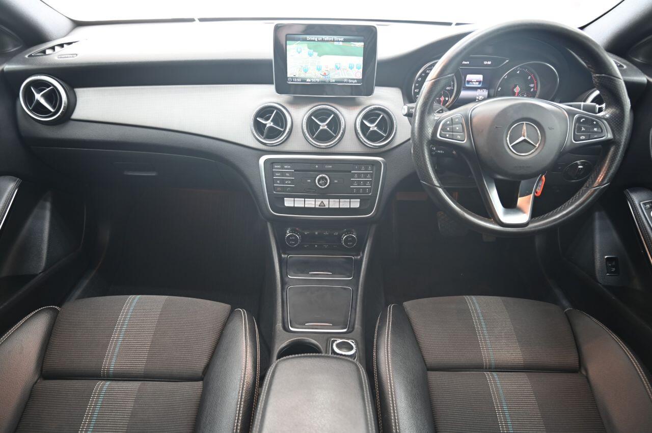 Mercedes-Benz Cla view 18