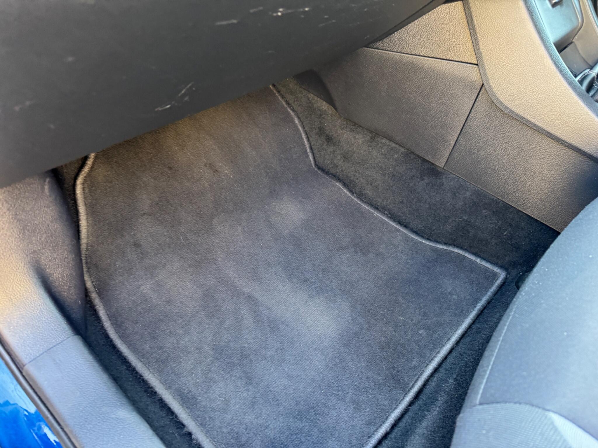 Toyota Auris view 70