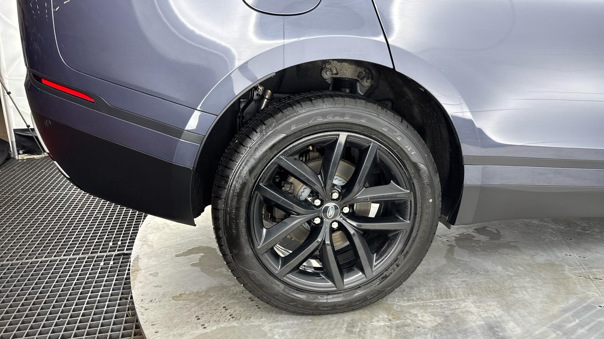 Land Rover Range Rover Velar view 22