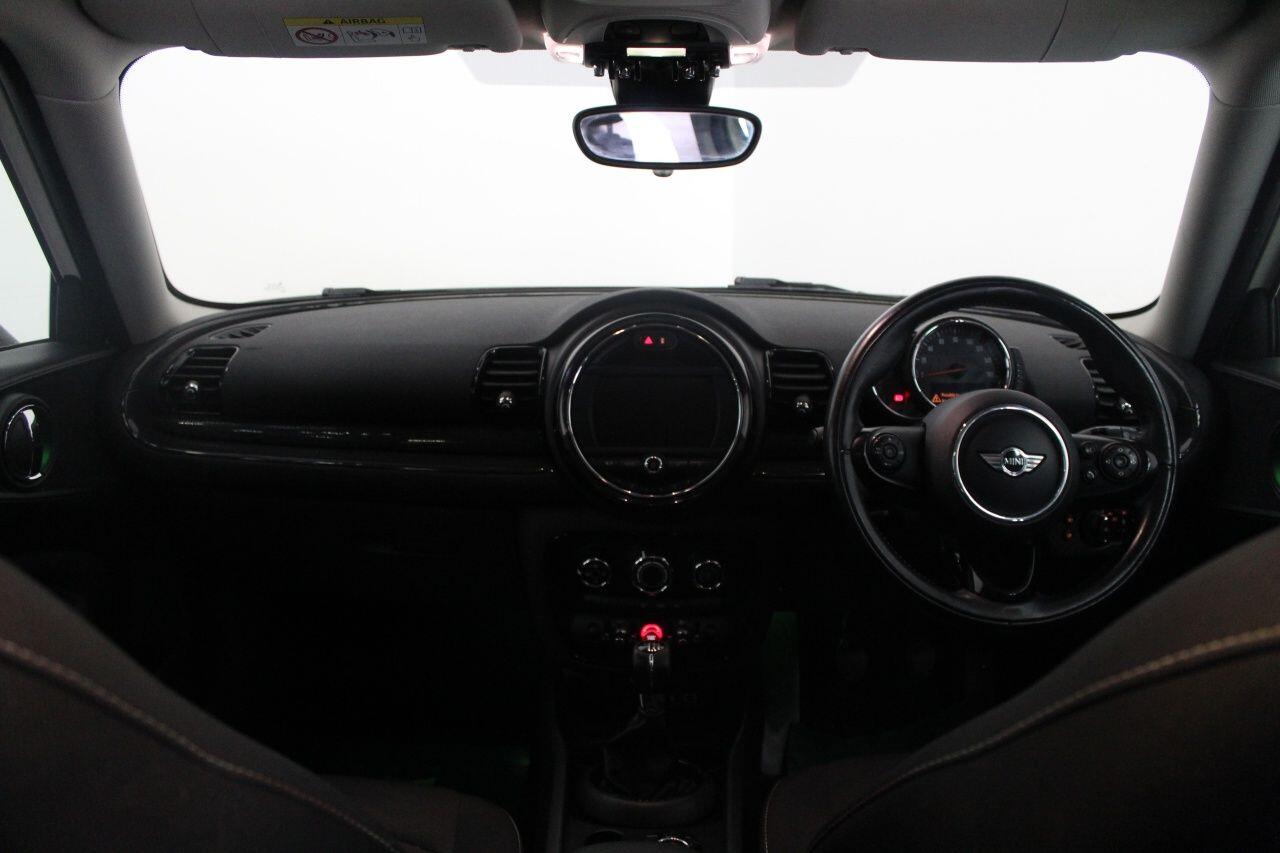 MINI Clubman view 28