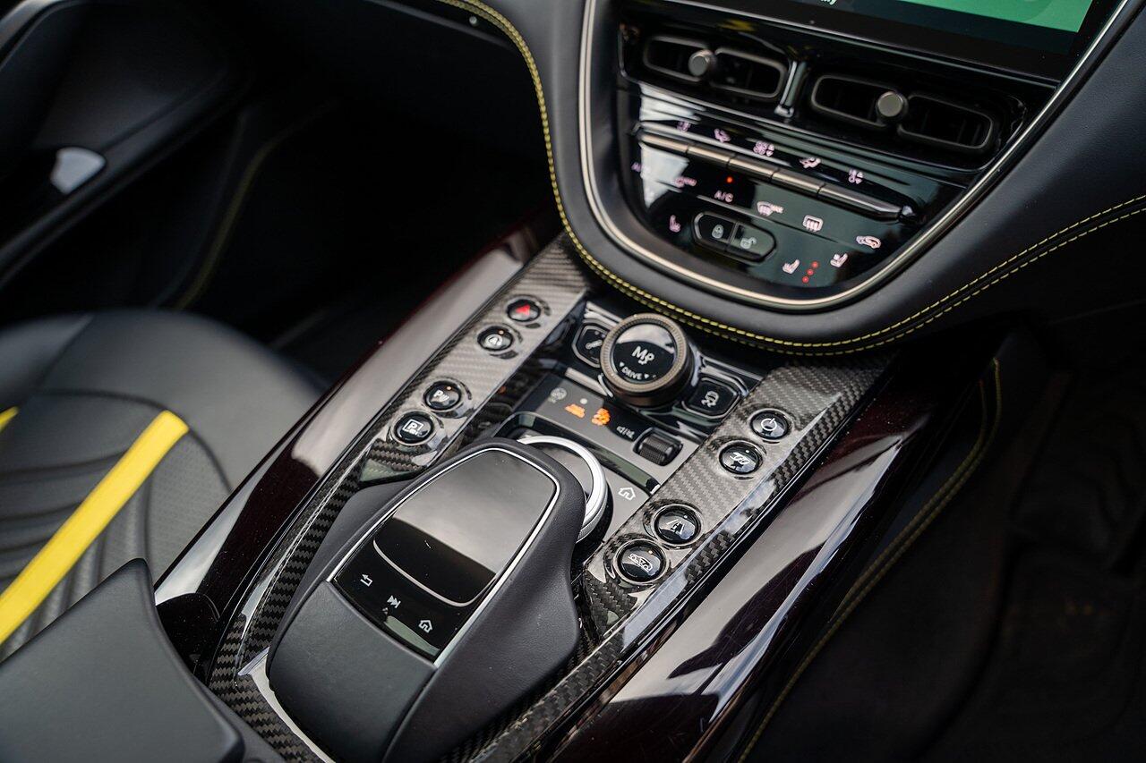 Aston Martin DBX view 54