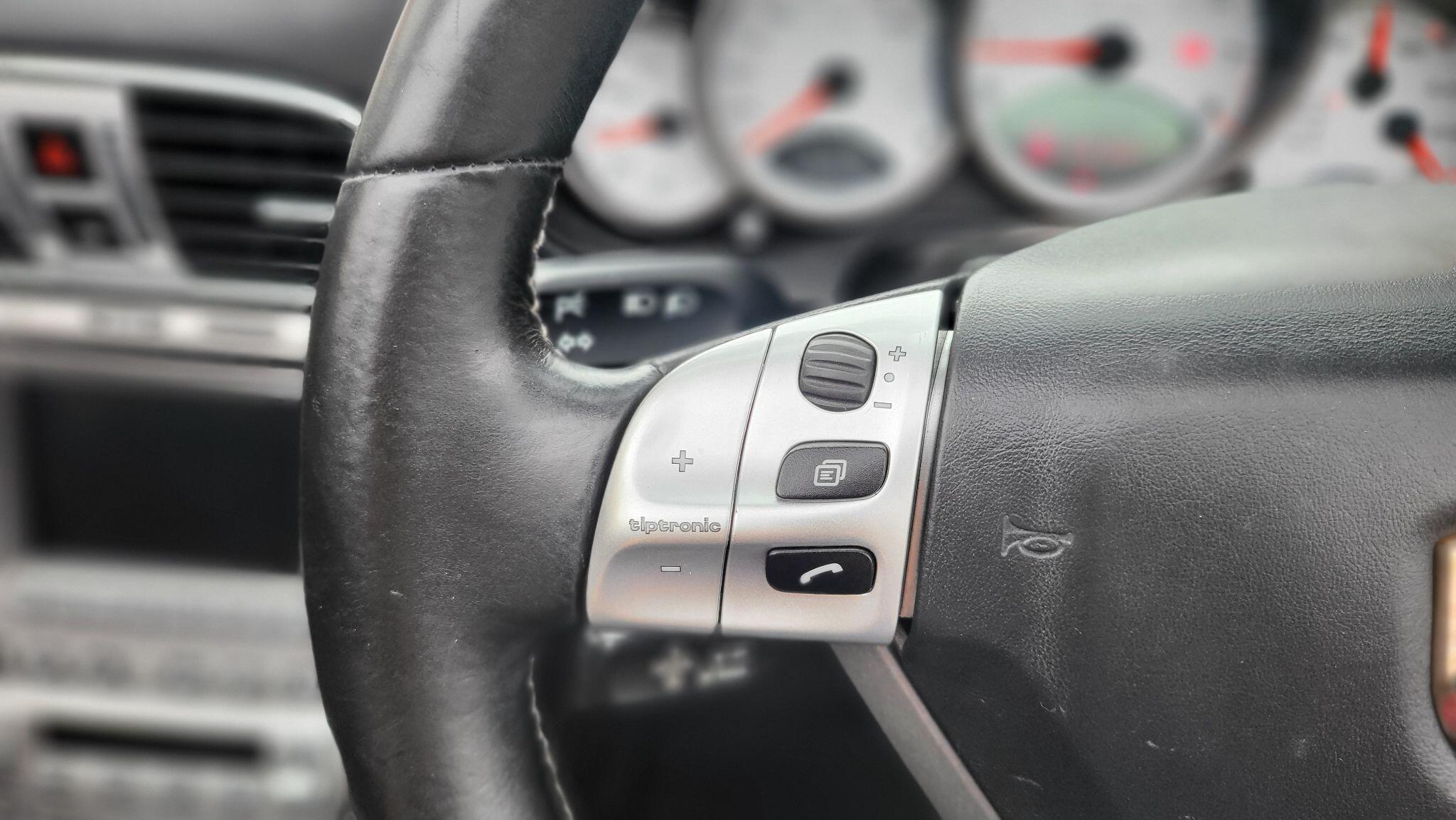 Porsche 911 view 31