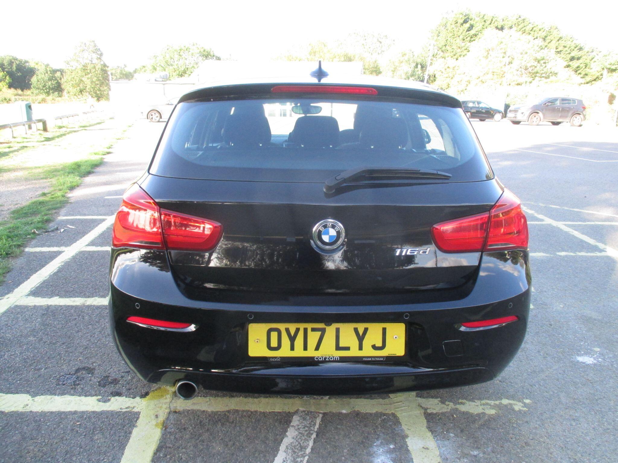 BMW 1 Series view 11