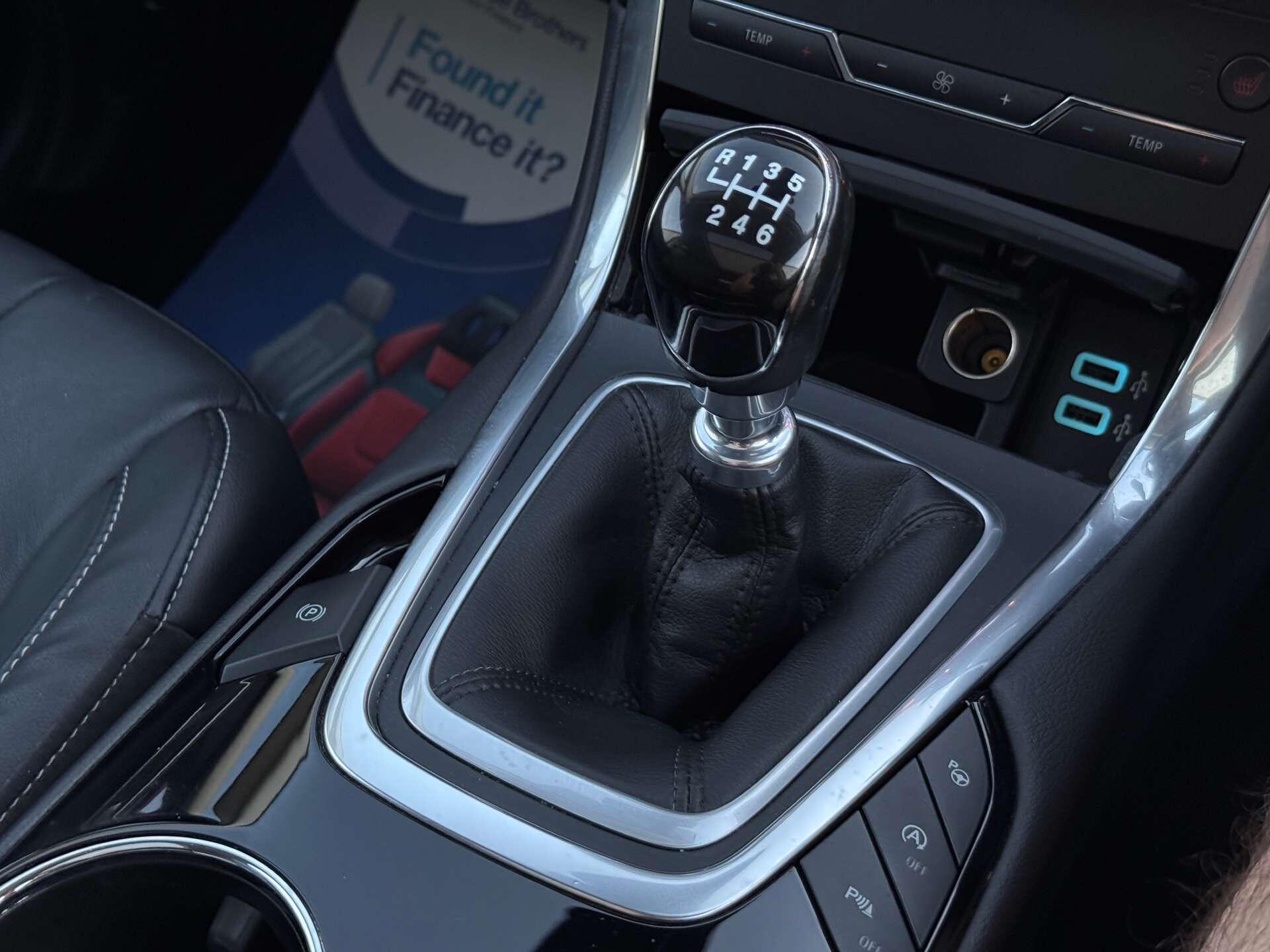 Ford S-Max view 45
