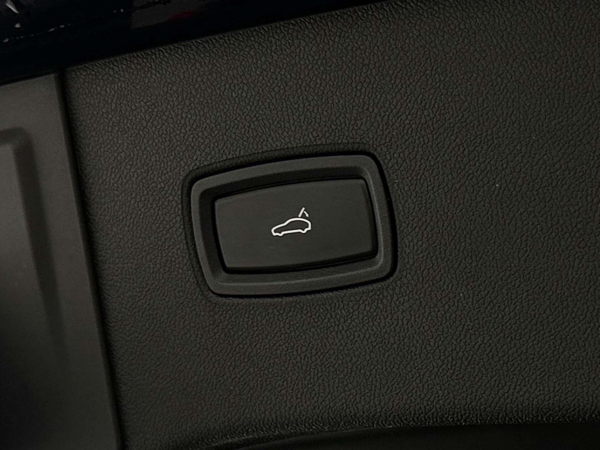 Porsche Cayenne view 29