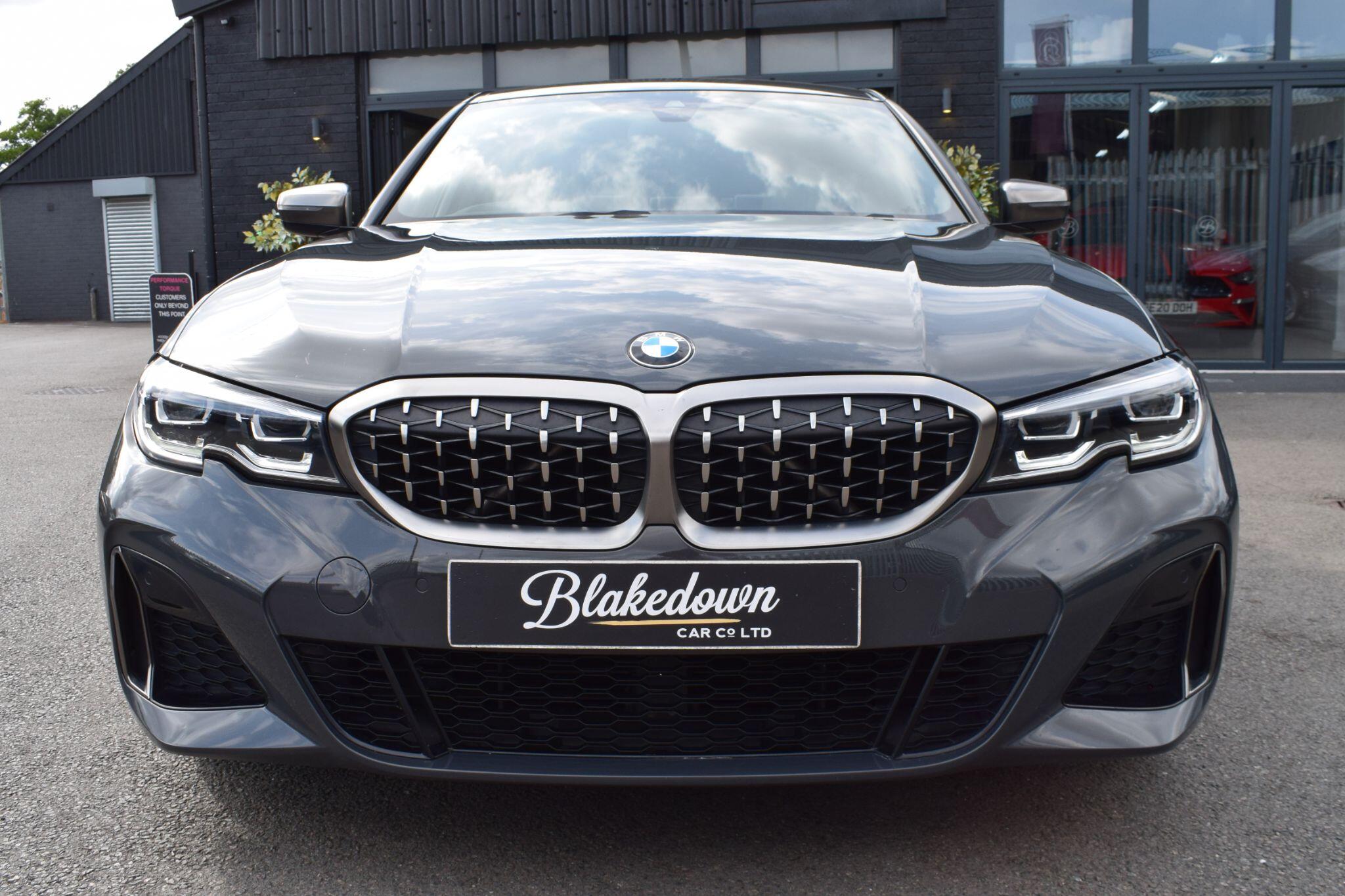 BMW 3 Series view 34