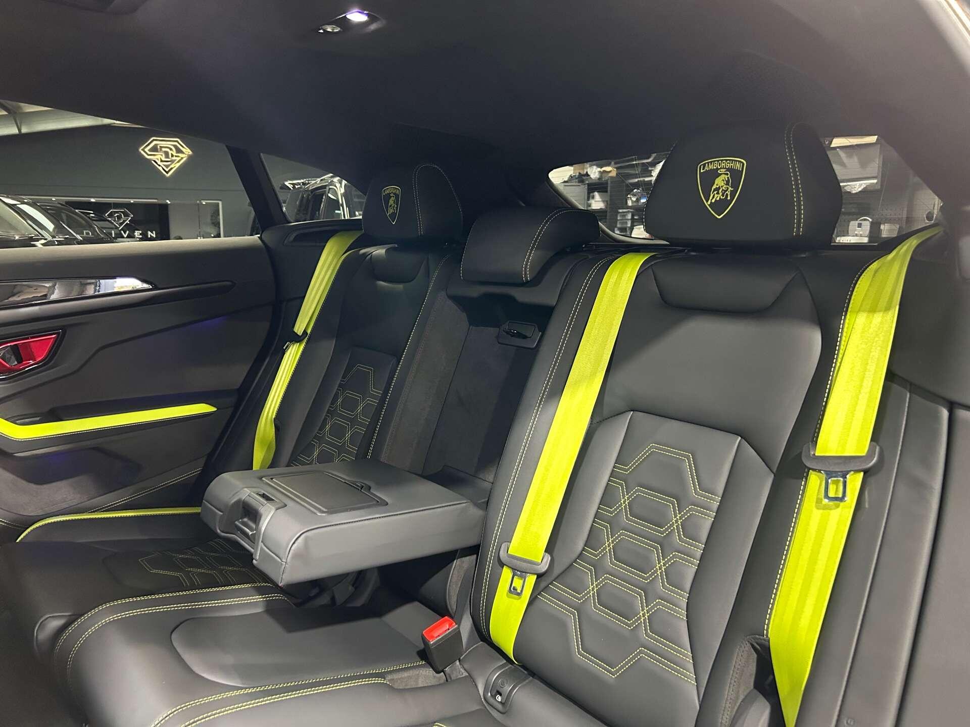 Lamborghini Urus view 50