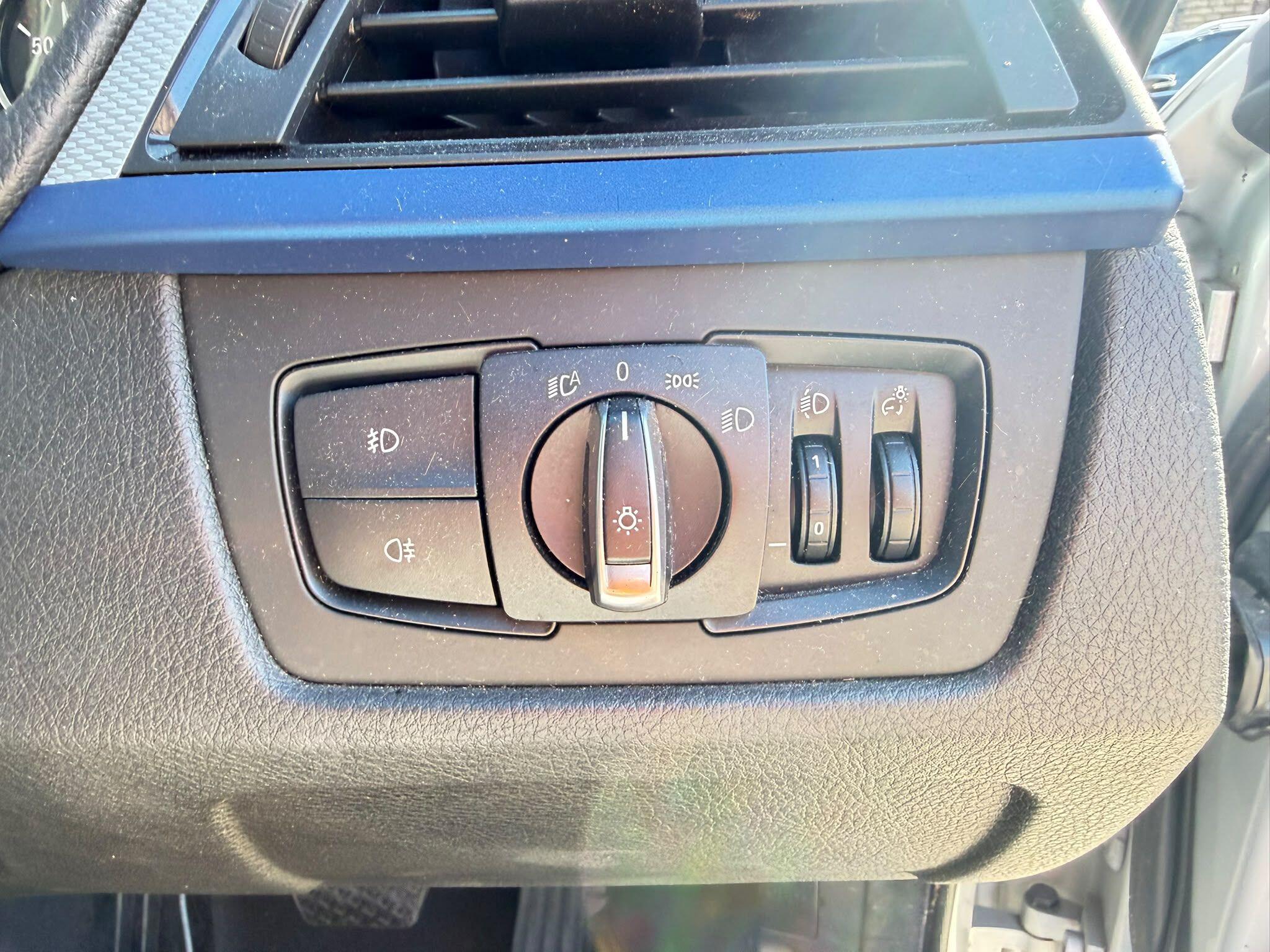 BMW 3 Series view 23