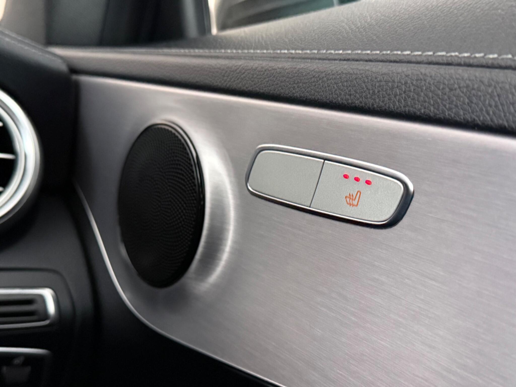Mercedes-Benz C-Class view 18