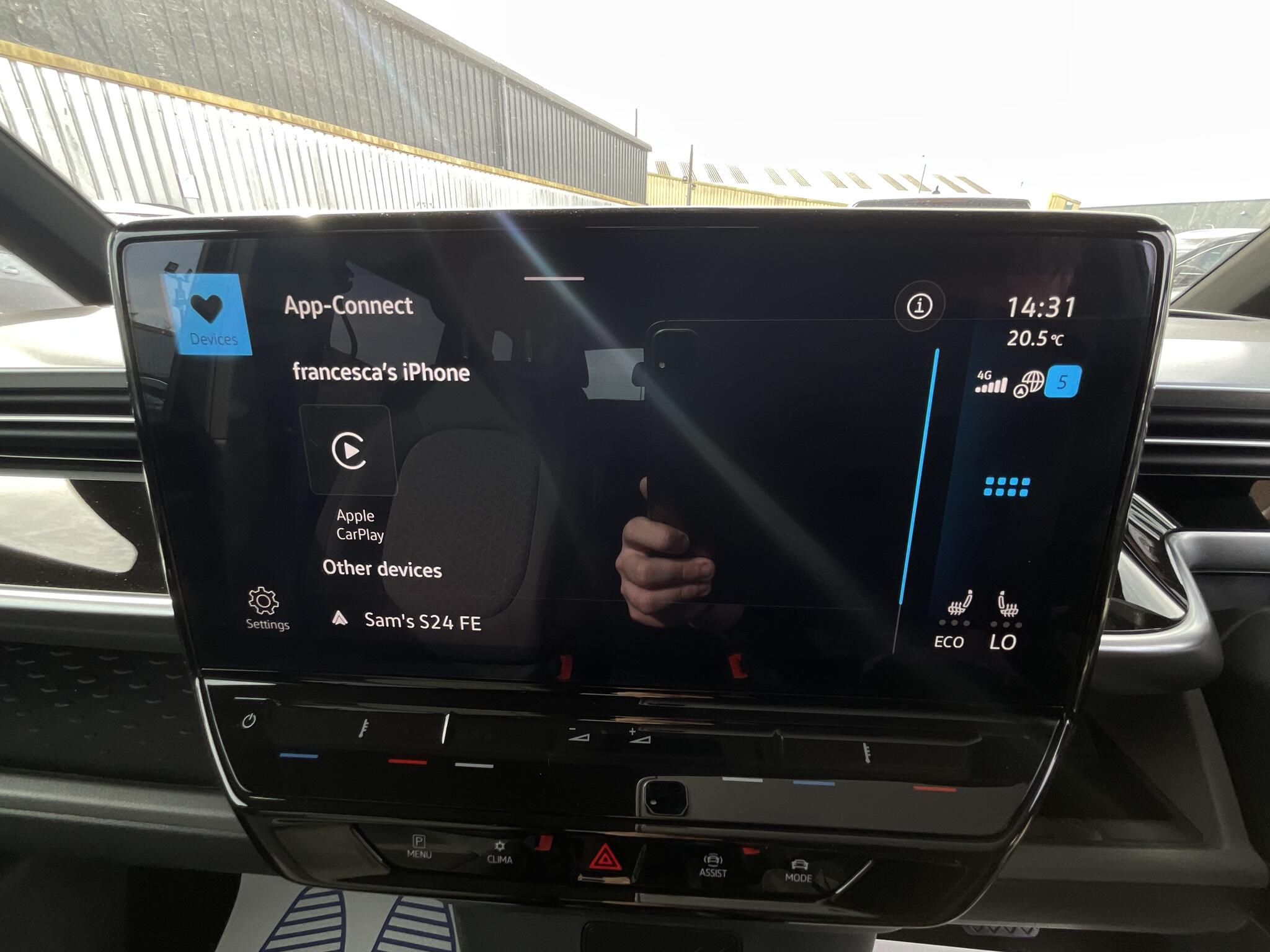 Volkswagen Id. Buzz view 28