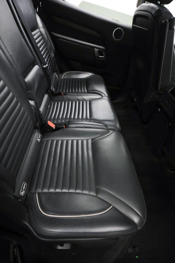 Land Rover Discovery view 14