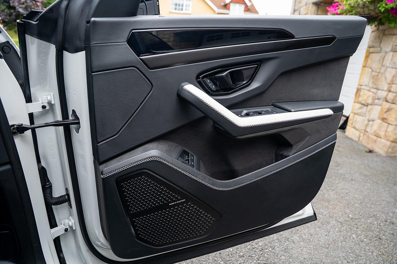 Lamborghini Urus view 62