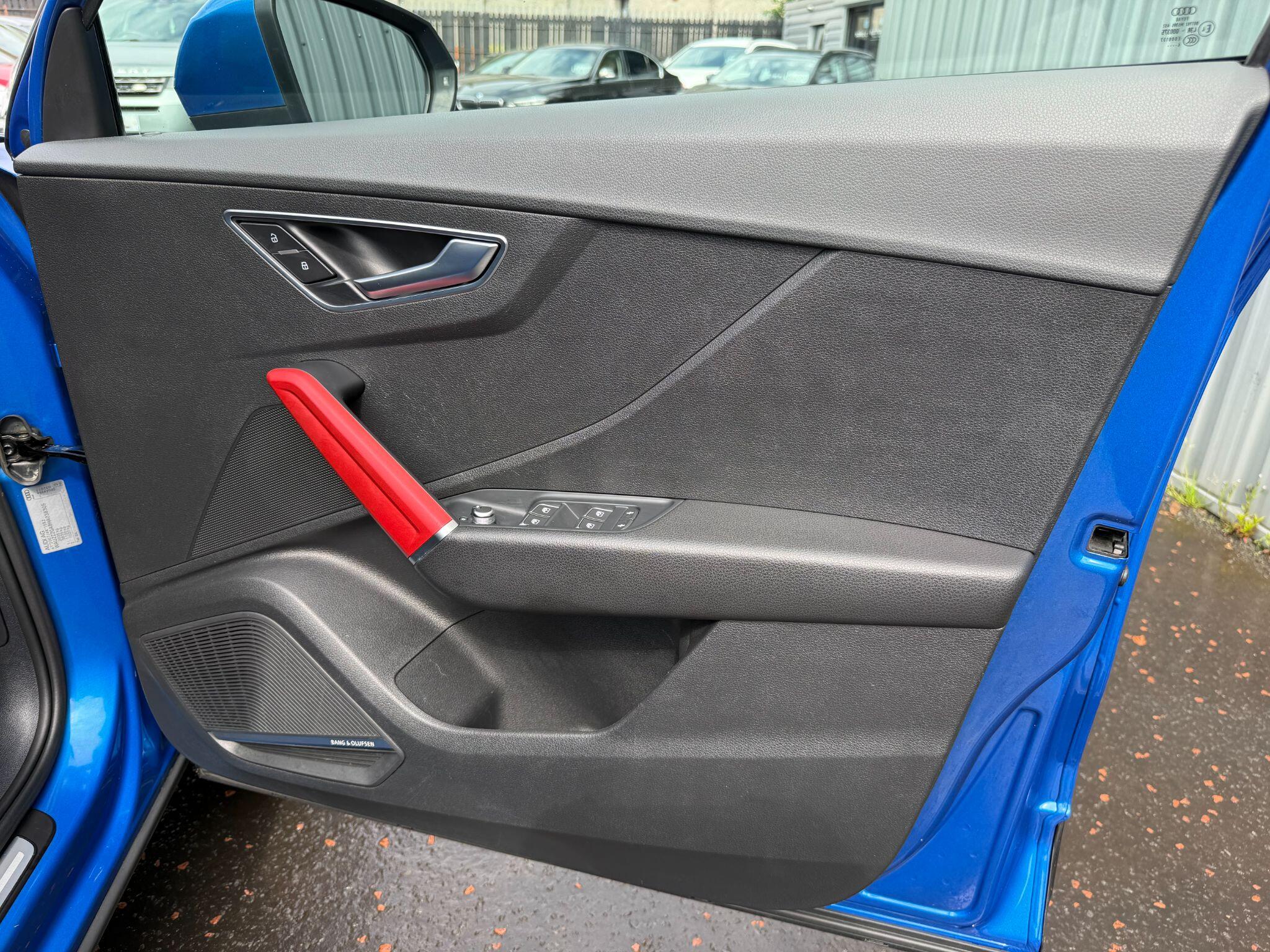 Audi Q2 view 36