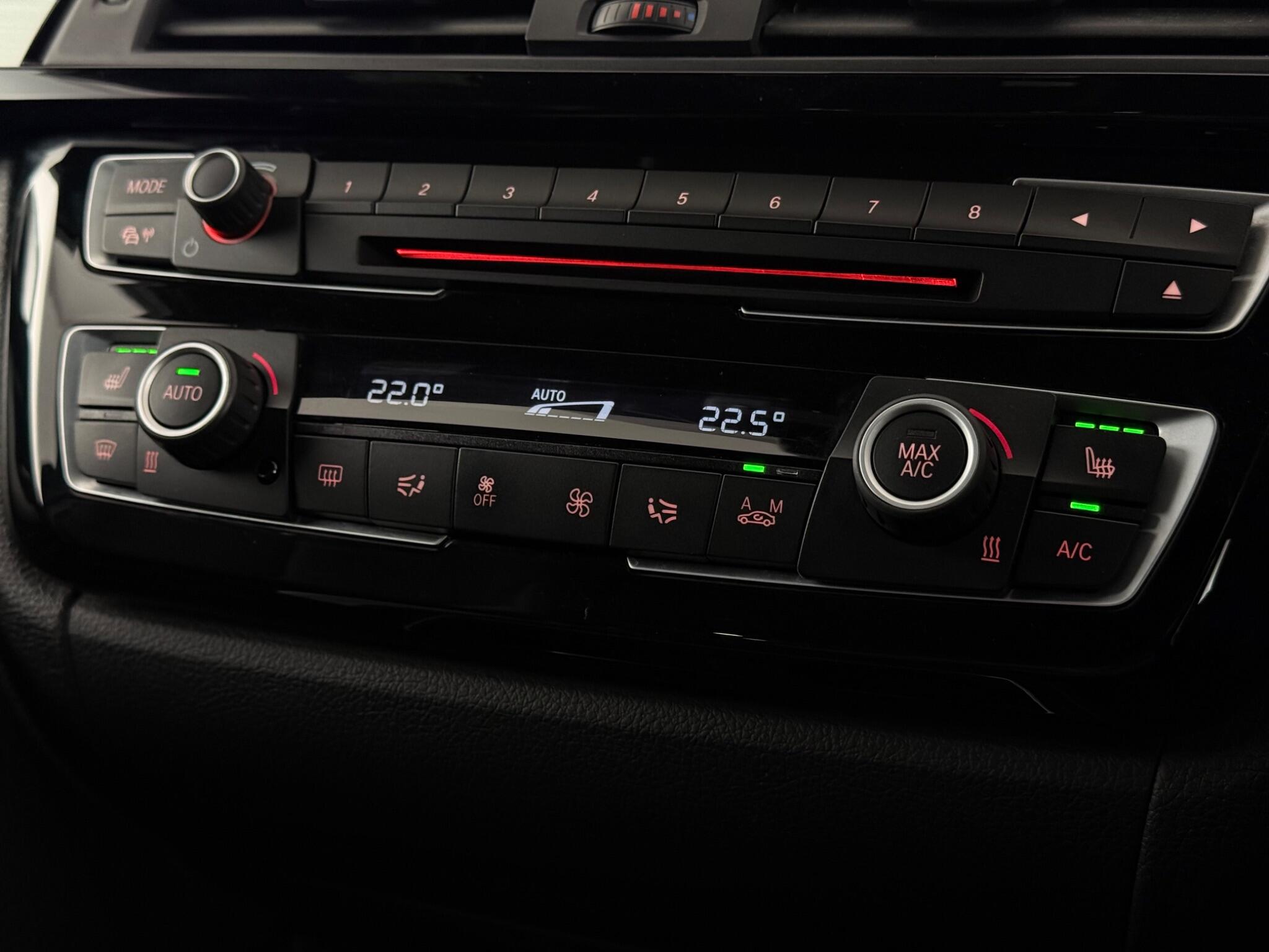 BMW 3 Series view 22