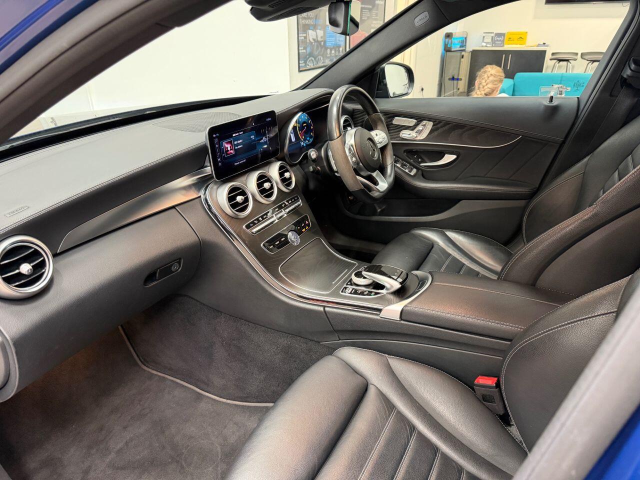 Mercedes-Benz C Class view 12