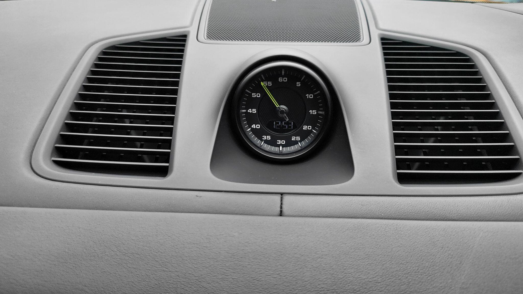 Porsche Cayenne view 24