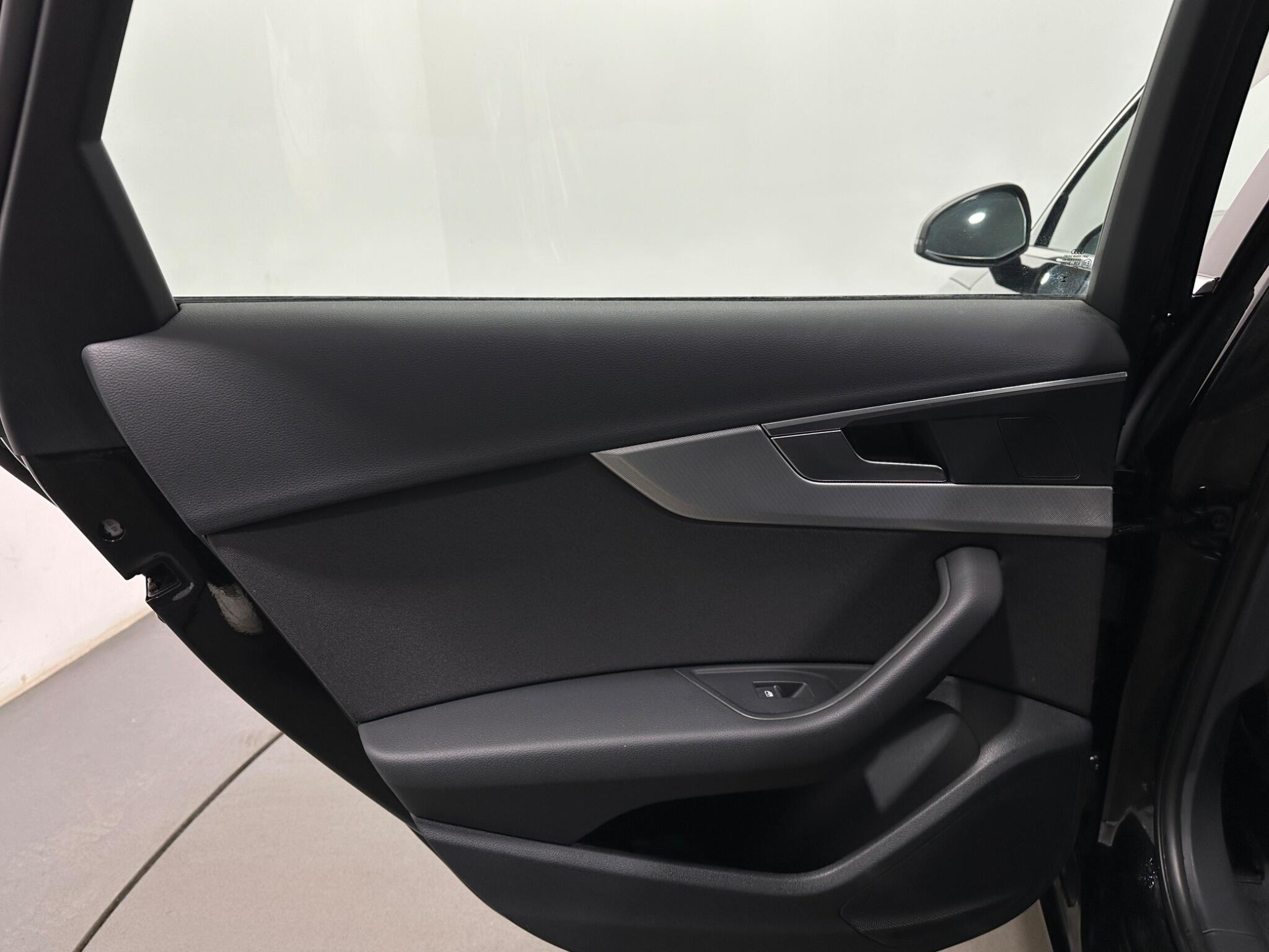 Audi A4 view 41